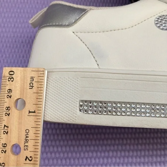 woman’s Mickey Mouse Low Top Bling sneakers Size 7m ( 10.5 “length) - Picture 7 of 12